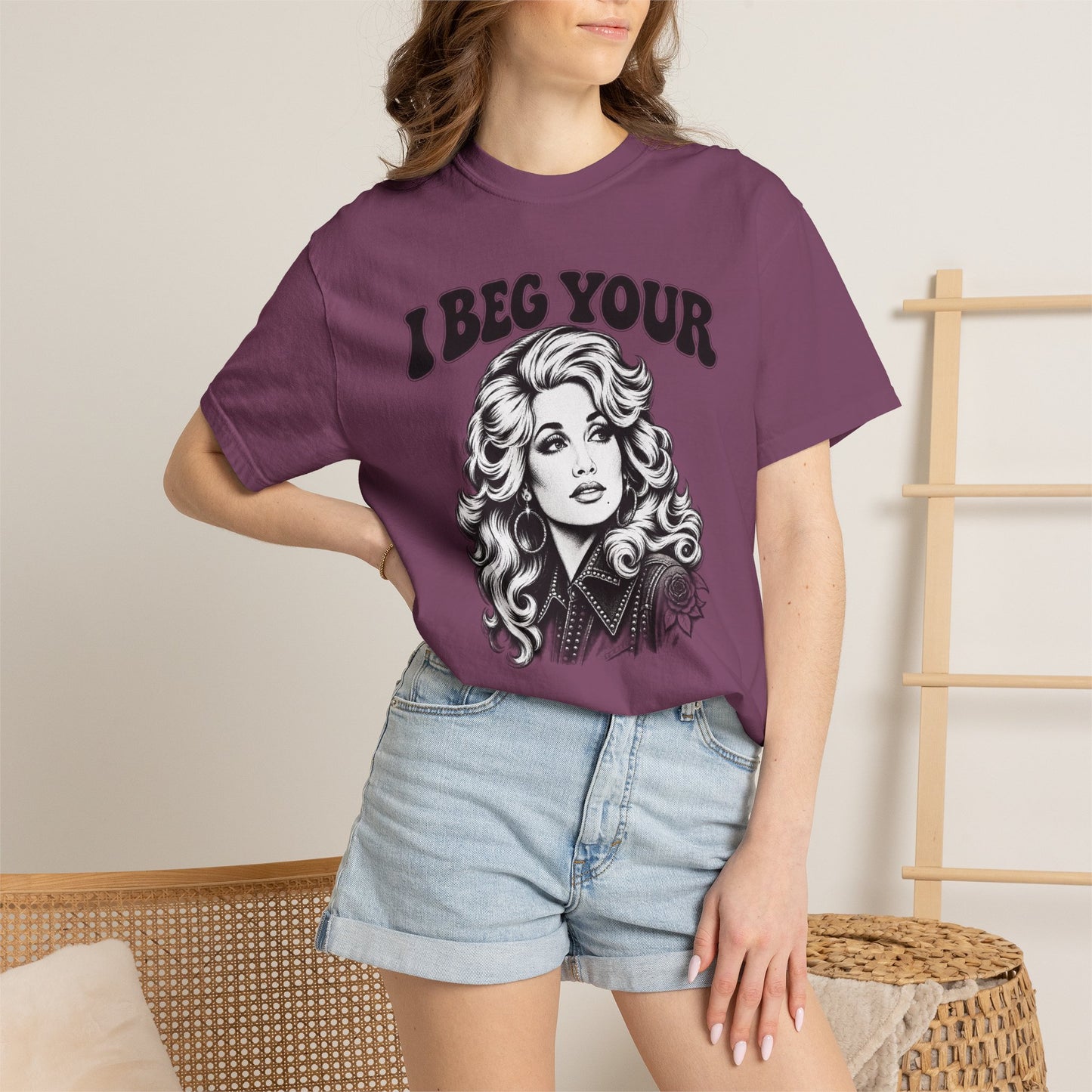 “I Beg Your” Retro Glam Portrait Tee