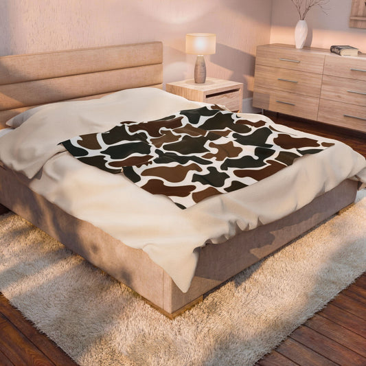 Camouflage Velveteen Plush Blanket — Cozy Brown & Olive Camo Throw