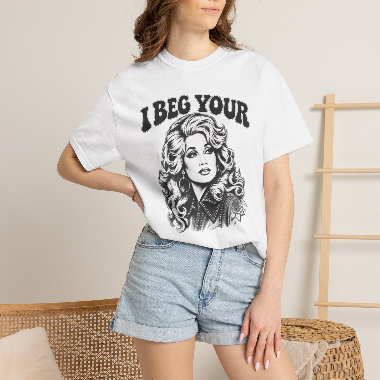 “I Beg Your” Retro Glam Portrait Tee