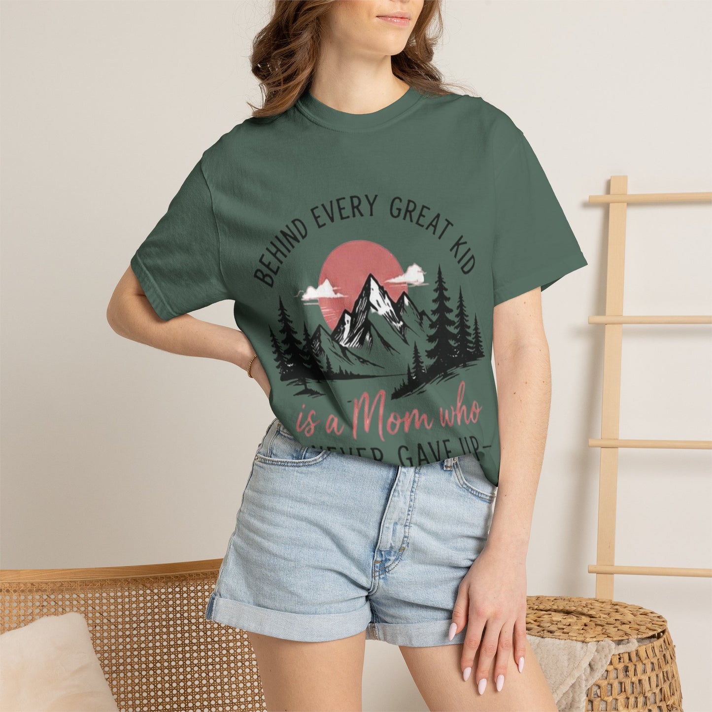 Mom Who Never Gave Up T-Shirt — 'Behind Every Great Kid' Inspirational Mother's Day Tee