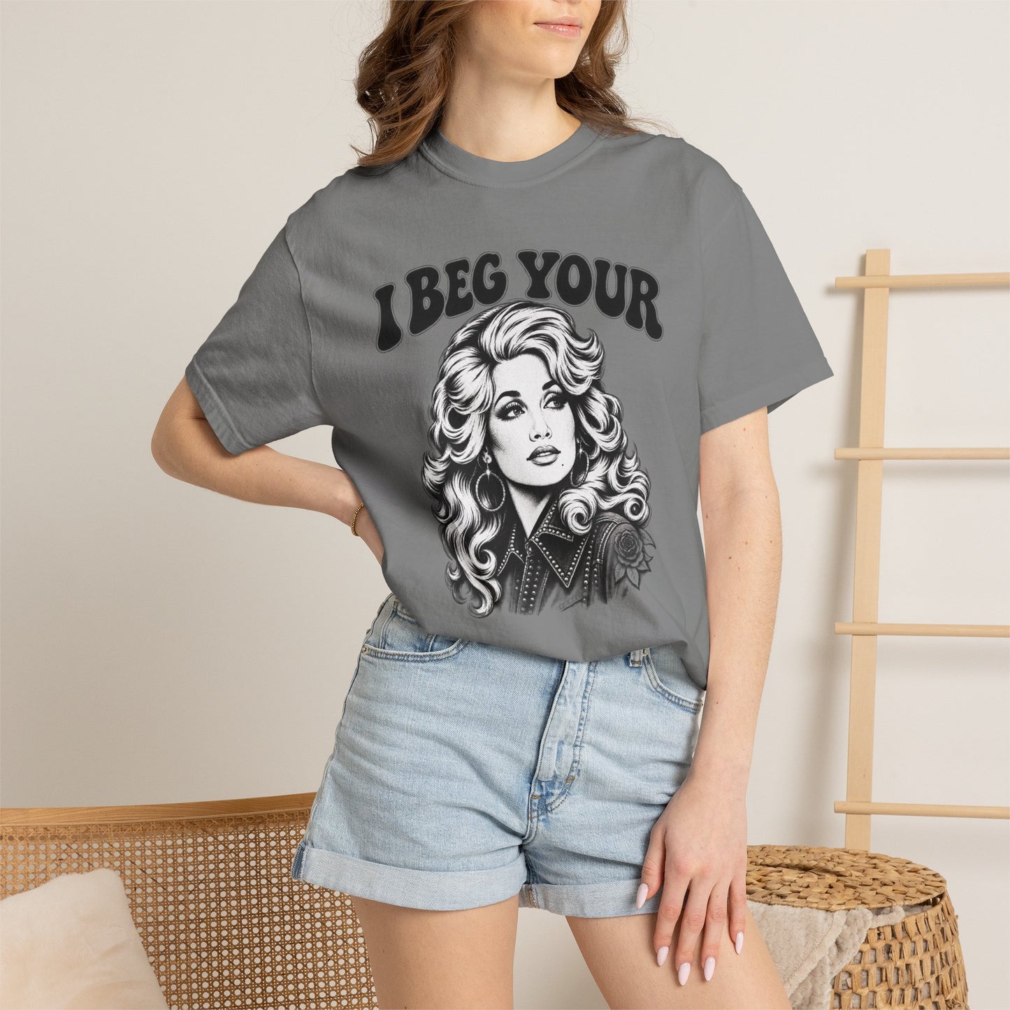 “I Beg Your” Retro Glam Portrait Tee