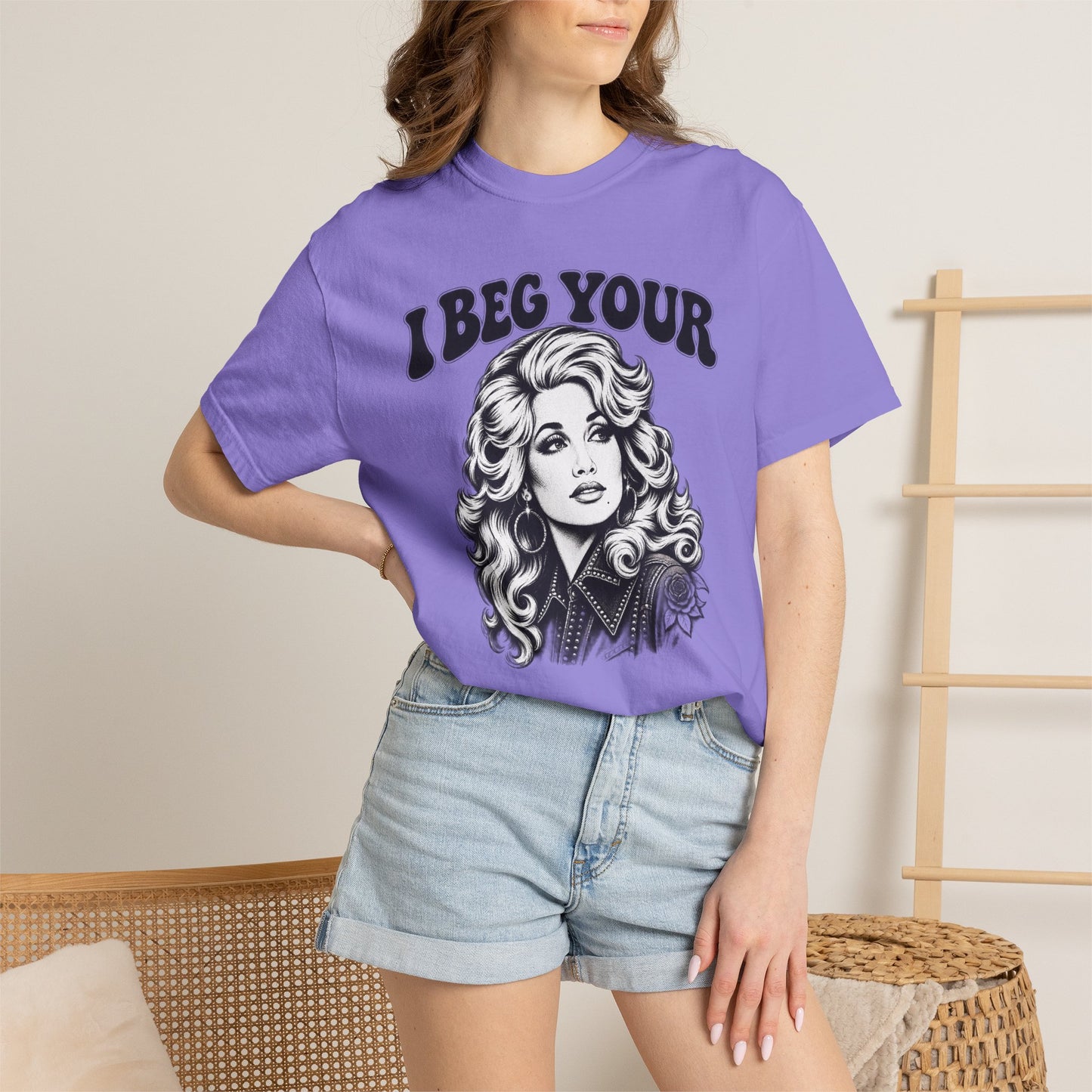 “I Beg Your” Retro Glam Portrait Tee