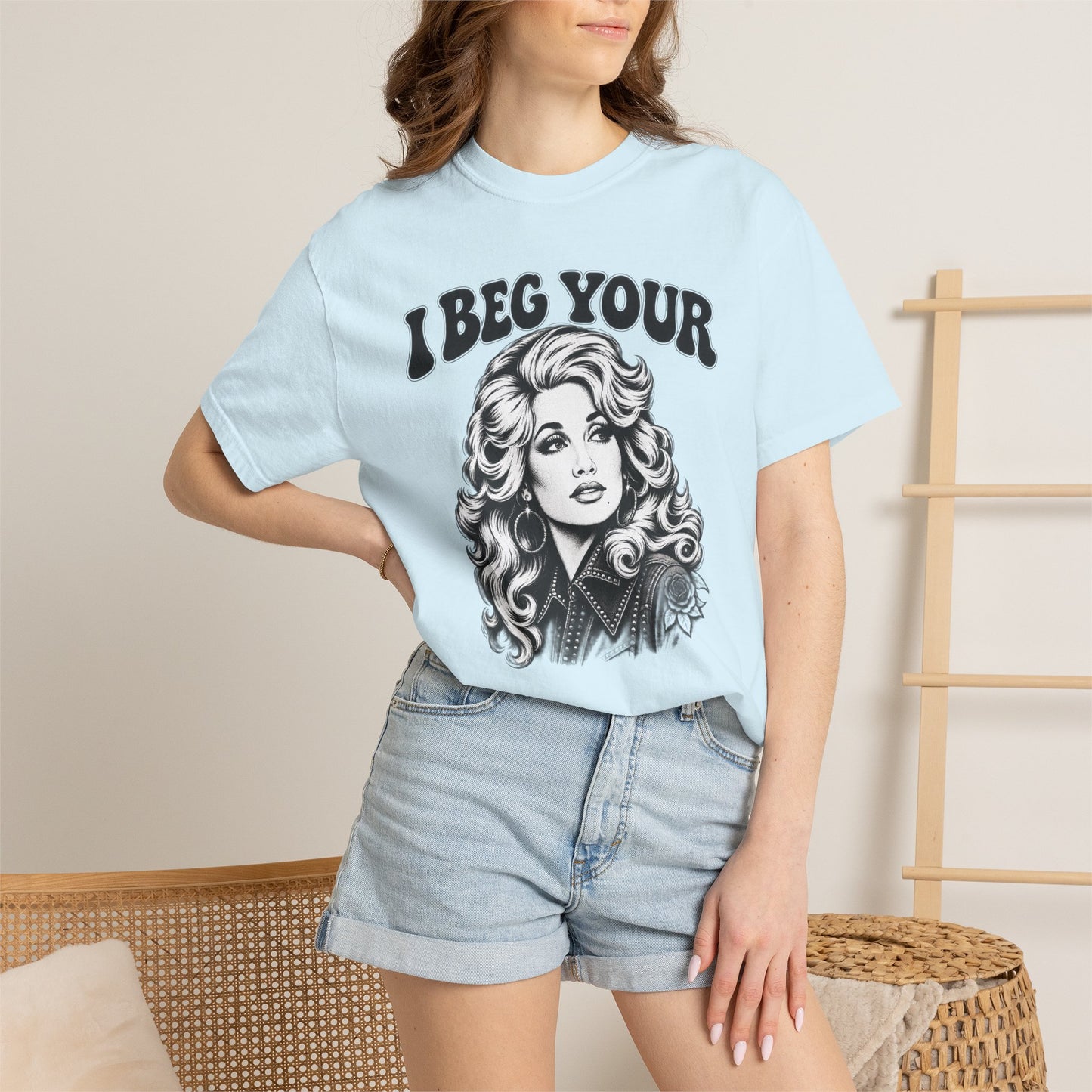 “I Beg Your” Retro Glam Portrait Tee